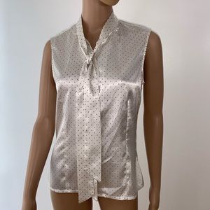 Tahari women blouse size s , sleeveless, buttons